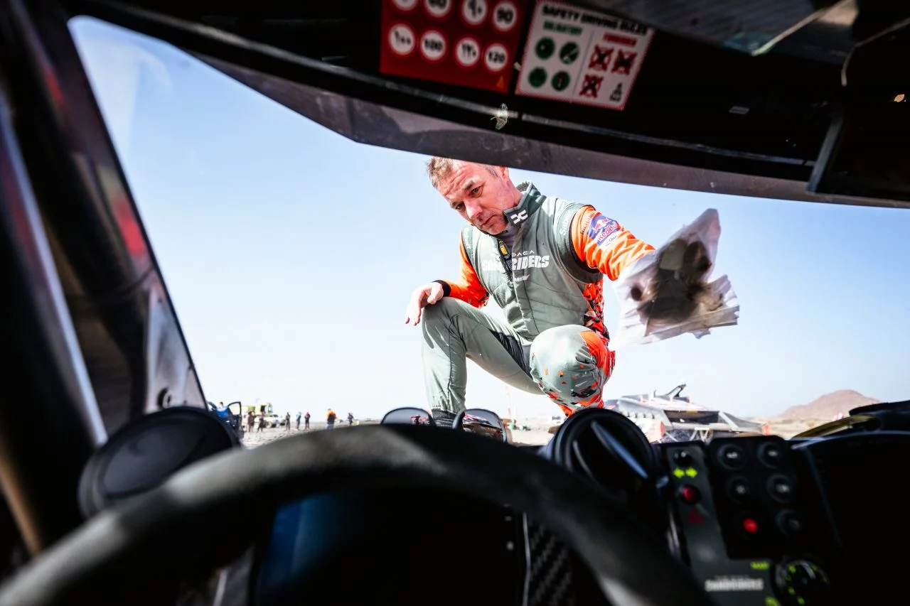 Sebastien Loeb en la línea de salida de la etapa 03 del Rally Dakar 2025