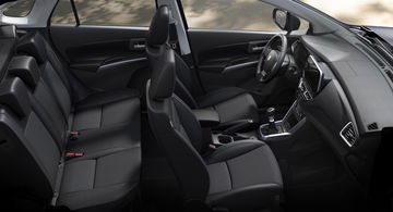 Interior del Suzuki S-Cross, con asientos cómodos y bien distribuidos.