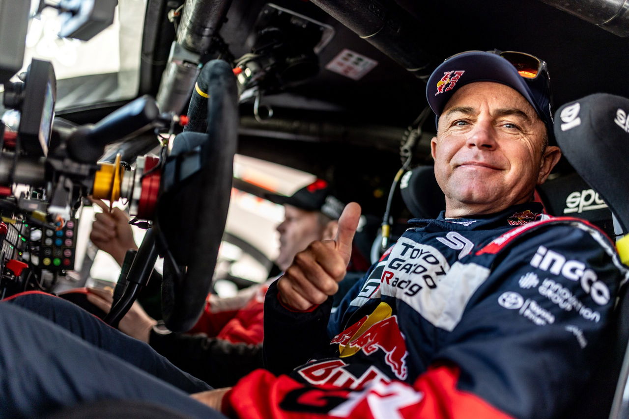 Giniel de Villiers en el cockpit de su Toyota GAZOO Racing, listo para la acción.