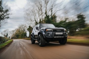 El Toyota Land Cruiser AT37 combina diseño robusto y capacidades todoterreno impresionantes.