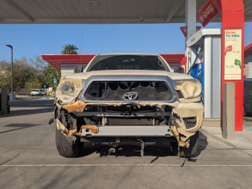 Aun funciona. Los incendios de Los Angeles derritieron esta Toyota Tacoma, pero no acabaron con ella.