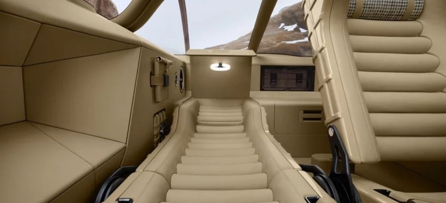 Opulencia y versatilidad definen este espacio con asientos traseros abatibles de un Maybach.