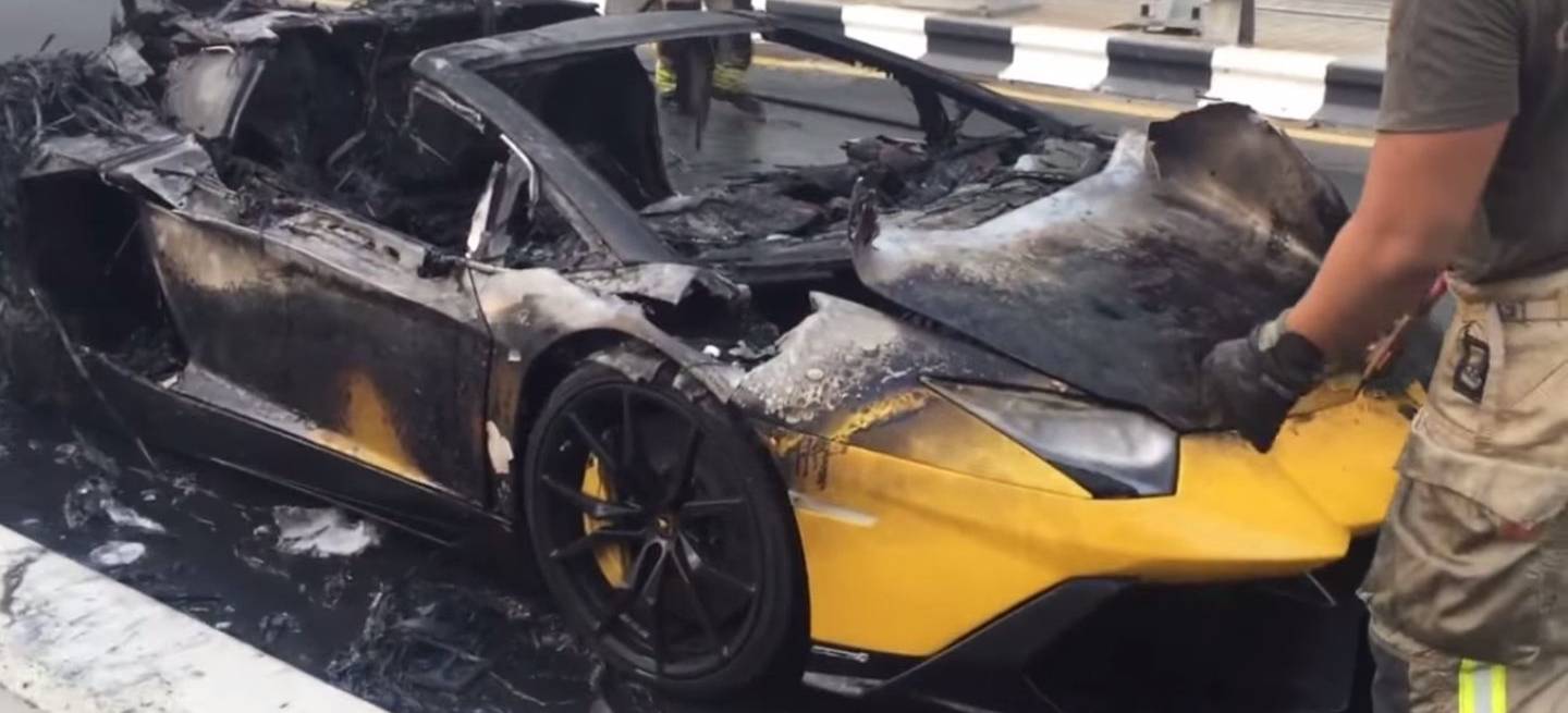 Incendio en vídeo de un Lamborghini Aventador SV