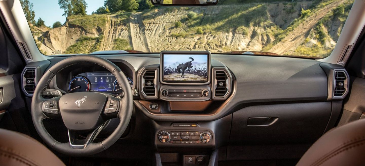 Interior del Ford Bronco Sport, combina tecnología y confort en un todoterreno compacto.