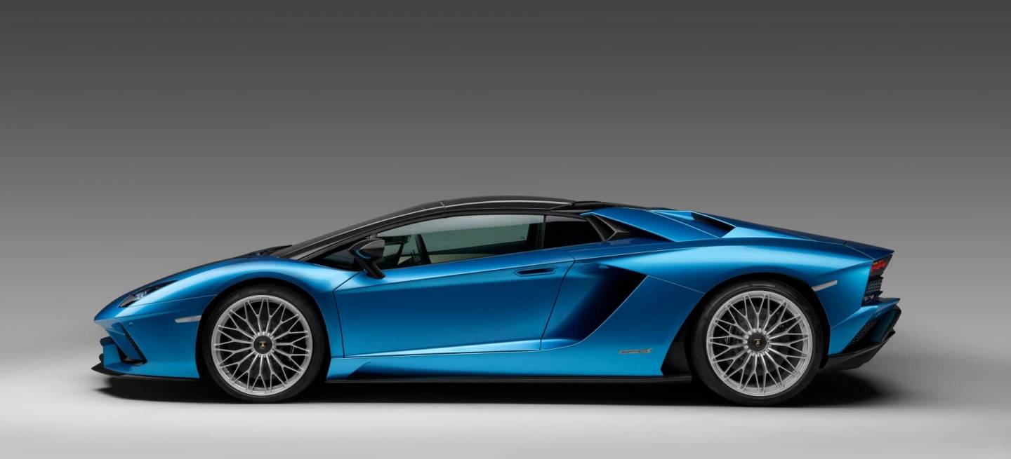 Los V12 de Lamborghini sobrevivirán sin sobrealimentación, pero no sin  hibridación | Diariomotor