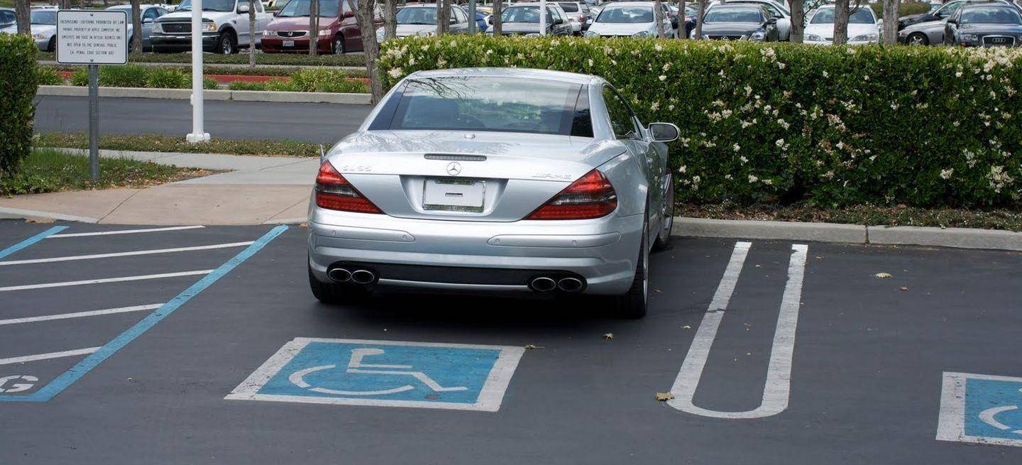 https://www.diariomotor.com/imagenes/picscache/1440x655c/mercedes-sl55-amg-steve-jobs-p_1440x655c.jpg