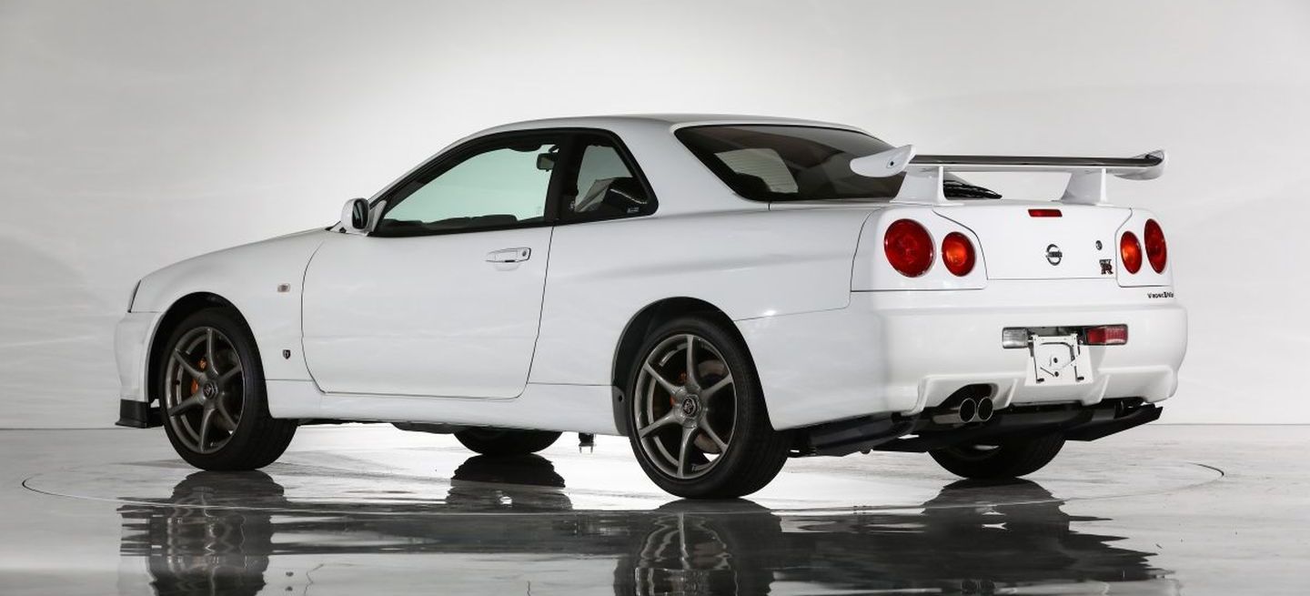 A Subasta Un Nissan Skyline Gt R R34 V Spec Ii Nur Con 10 Km