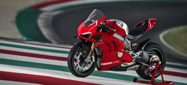 01 Ducati Panigale V4 R Action Uc69239 Mid