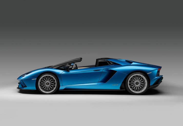 Lamborghini Aventador S Roadster: 740 CV de rabia italiana a cielo  descubierto | Diariomotor