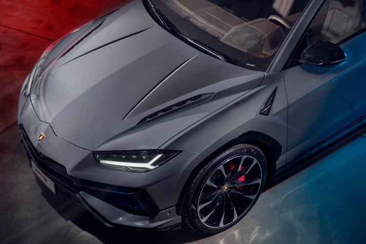 Tan potente como el Performante, pero más sofisticado y barato: así es el  Lamborghini Urus S 2023 | .·:·. AMAXOFILIA