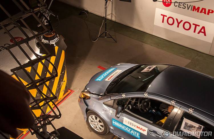 crash-test della toyota yaris ibrido