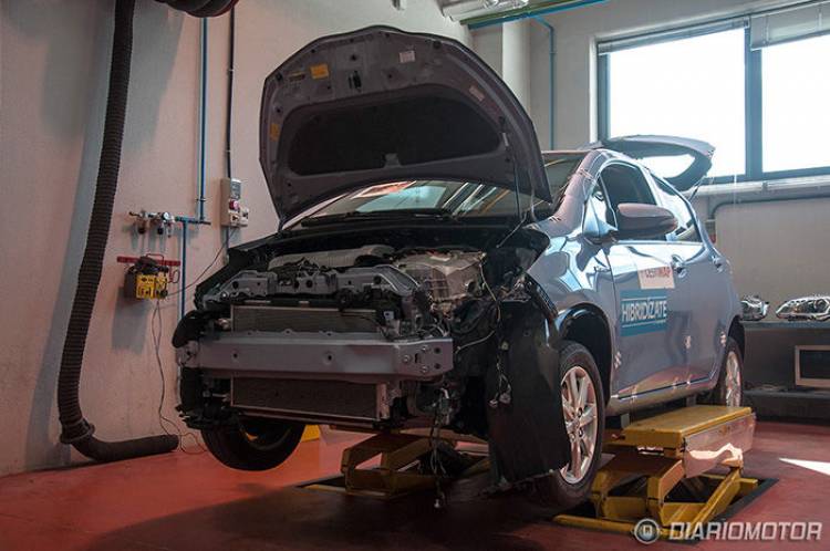 Crash-test della toyota yaris ibrido